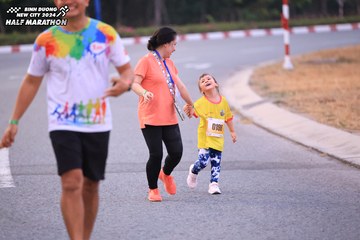 BINH DUONG NEW CITY HALF MARATHON 2024 - Ảnh #1727245