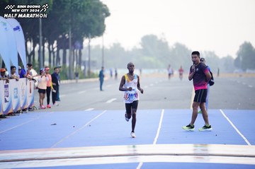 BINH DUONG NEW CITY HALF MARATHON 2024 - Ảnh #1772600
