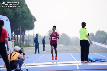 BINH DUONG NEW CITY HALF MARATHON 2024 - Ảnh #1771095