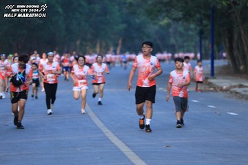 BINH DUONG NEW CITY HALF MARATHON 2024 - Ảnh #1772763