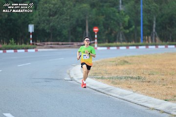 BINH DUONG NEW CITY HALF MARATHON 2024 - Ảnh #1735146