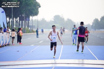 BINH DUONG NEW CITY HALF MARATHON 2024 - Ảnh #1772703