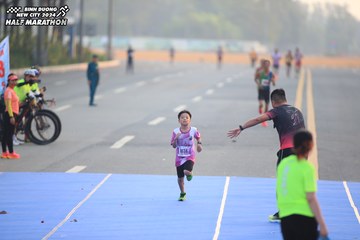 BINH DUONG NEW CITY HALF MARATHON 2024 - Ảnh #1739318