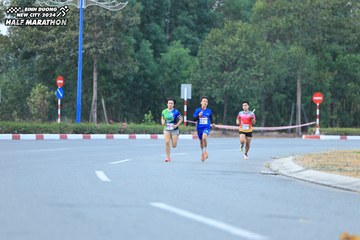 BINH DUONG NEW CITY HALF MARATHON 2024 - Ảnh #1735447