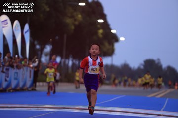 BINH DUONG NEW CITY HALF MARATHON 2024 - Ảnh #1729106