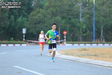 BINH DUONG NEW CITY HALF MARATHON 2024 - Ảnh #1735564