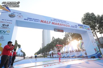 BINH DUONG NEW CITY HALF MARATHON 2024 - Ảnh #1819485