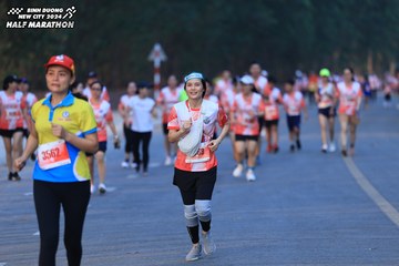 BINH DUONG NEW CITY HALF MARATHON 2024 - Ảnh #1772130