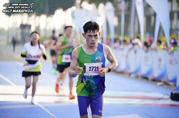 BINH DUONG NEW CITY HALF MARATHON 2024 - Ảnh #1761813