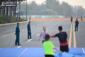 BINH DUONG NEW CITY HALF MARATHON 2024 - Ảnh #1738500