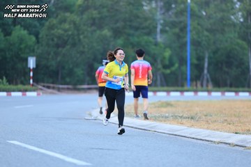BINH DUONG NEW CITY HALF MARATHON 2024 - Ảnh #1736058