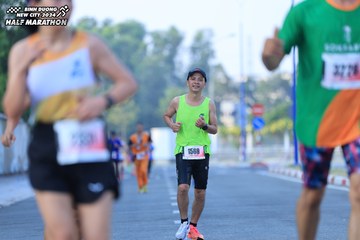 BINH DUONG NEW CITY HALF MARATHON 2024 - Ảnh #1776292