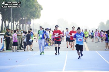 BINH DUONG NEW CITY HALF MARATHON 2024 - Ảnh #1760949
