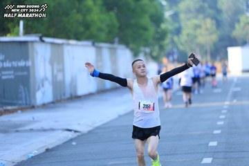 BINH DUONG NEW CITY HALF MARATHON 2024 - Ảnh #1770106