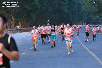 BINH DUONG NEW CITY HALF MARATHON 2024 - Ảnh #1772710
