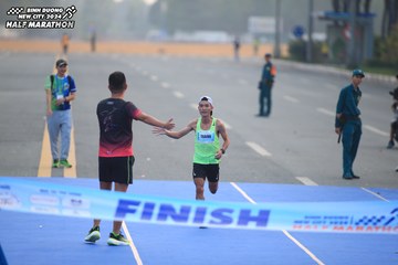 BINH DUONG NEW CITY HALF MARATHON 2024 - Ảnh #1738585