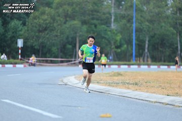 BINH DUONG NEW CITY HALF MARATHON 2024 - Ảnh #1735498