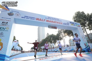 BINH DUONG NEW CITY HALF MARATHON 2024 - Ảnh #1821222