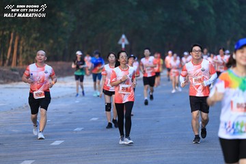 BINH DUONG NEW CITY HALF MARATHON 2024 - Ảnh #1771894