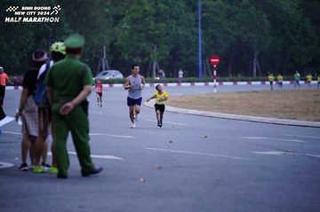 BINH DUONG NEW CITY HALF MARATHON 2024 - Ảnh #1724965