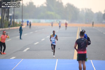 BINH DUONG NEW CITY HALF MARATHON 2024 - Ảnh #1738802