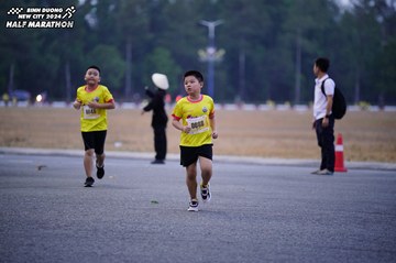BINH DUONG NEW CITY HALF MARATHON 2024 - Ảnh #1725156