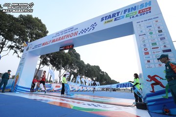 BINH DUONG NEW CITY HALF MARATHON 2024 - Ảnh #1738251