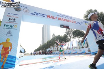 BINH DUONG NEW CITY HALF MARATHON 2024 - Ảnh #1819060