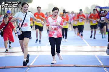 BINH DUONG NEW CITY HALF MARATHON 2024 - Ảnh #1758904