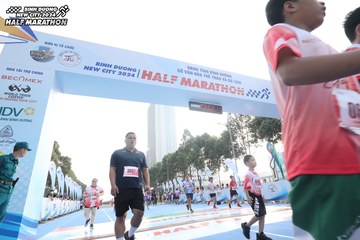 BINH DUONG NEW CITY HALF MARATHON 2024 - Ảnh #1821993