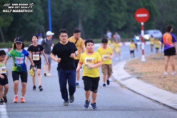 BINH DUONG NEW CITY HALF MARATHON 2024 - Ảnh #1726745