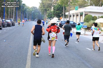 BINH DUONG NEW CITY HALF MARATHON 2024 - Ảnh #1755816