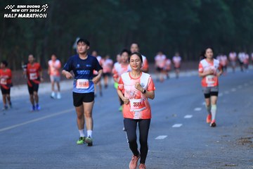 BINH DUONG NEW CITY HALF MARATHON 2024 - Ảnh #1750608