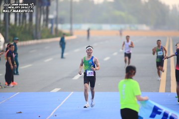 BINH DUONG NEW CITY HALF MARATHON 2024 - Ảnh #1738988