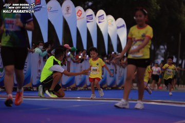 BINH DUONG NEW CITY HALF MARATHON 2024 - Ảnh #1729235