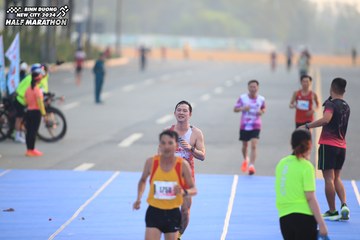 BINH DUONG NEW CITY HALF MARATHON 2024 - Ảnh #1739370