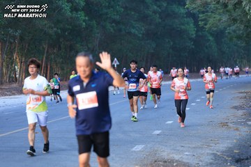 BINH DUONG NEW CITY HALF MARATHON 2024 - Ảnh #1750599