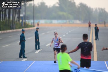BINH DUONG NEW CITY HALF MARATHON 2024 - Ảnh #1738492