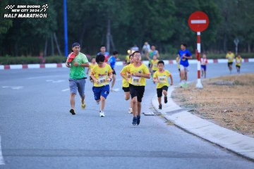 BINH DUONG NEW CITY HALF MARATHON 2024 - Ảnh #1726166