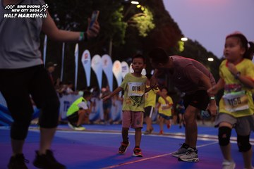 BINH DUONG NEW CITY HALF MARATHON 2024 - Ảnh #1729252