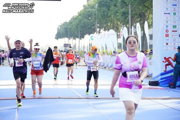 BINH DUONG NEW CITY HALF MARATHON 2024 - Ảnh #1760155