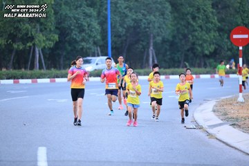 BINH DUONG NEW CITY HALF MARATHON 2024 - Ảnh #1726298
