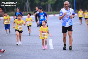 BINH DUONG NEW CITY HALF MARATHON 2024 - Ảnh #1726889