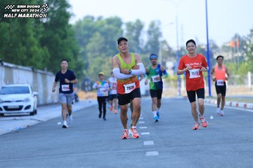 BINH DUONG NEW CITY HALF MARATHON 2024 - Ảnh #1764202