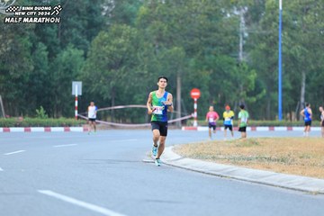 BINH DUONG NEW CITY HALF MARATHON 2024 - Ảnh #1735712