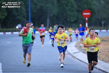 BINH DUONG NEW CITY HALF MARATHON 2024 - Ảnh #1726191