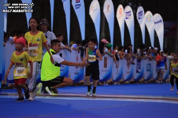 BINH DUONG NEW CITY HALF MARATHON 2024 - Ảnh #1729206