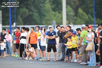 BINH DUONG NEW CITY HALF MARATHON 2024 - Ảnh #1736756