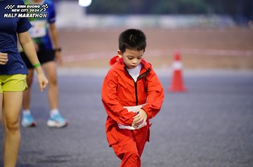 BINH DUONG NEW CITY HALF MARATHON 2024 - Ảnh #1725827