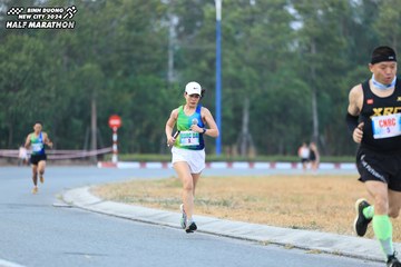 BINH DUONG NEW CITY HALF MARATHON 2024 - Ảnh #1735416